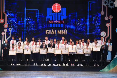 RÔ BỐT HỌC TẬP – TỎA SÁNG
